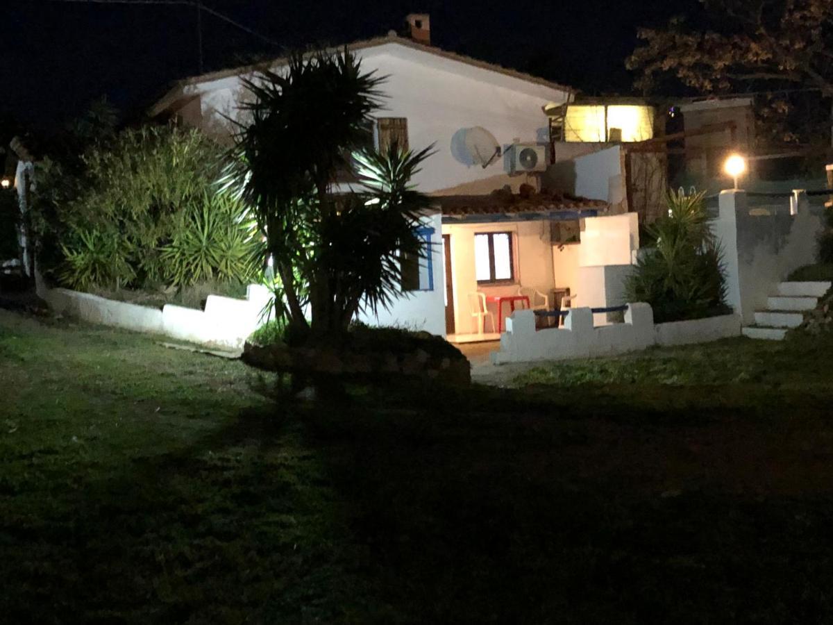 Sarrala Apartment Tertenìa Екстериор снимка